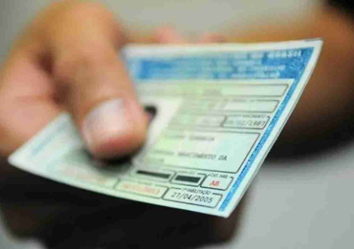 Pedidos de CNH disparam após novas regras e programa CNH do Brasil